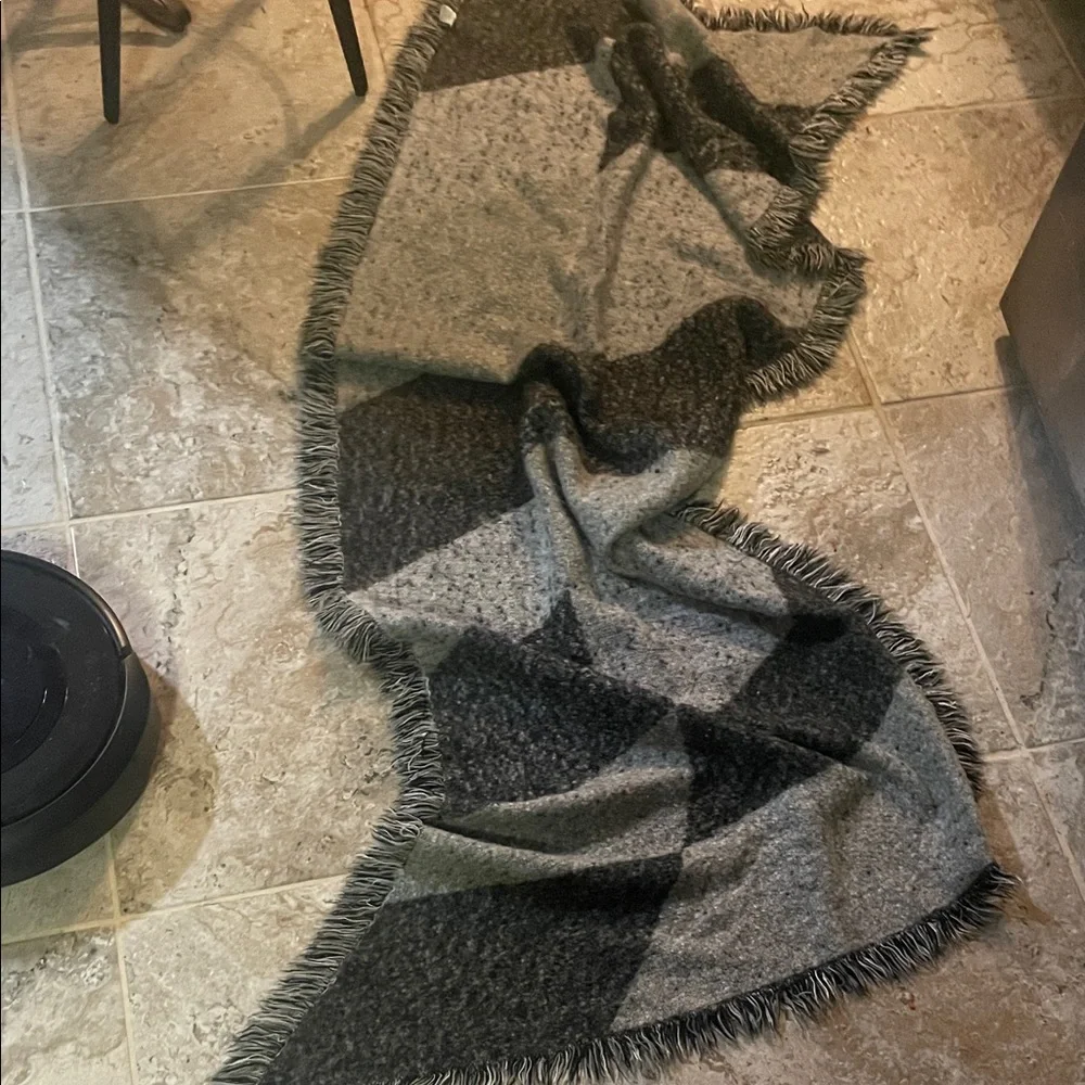 Cozy Gray and Black Fringed Throw Blanket